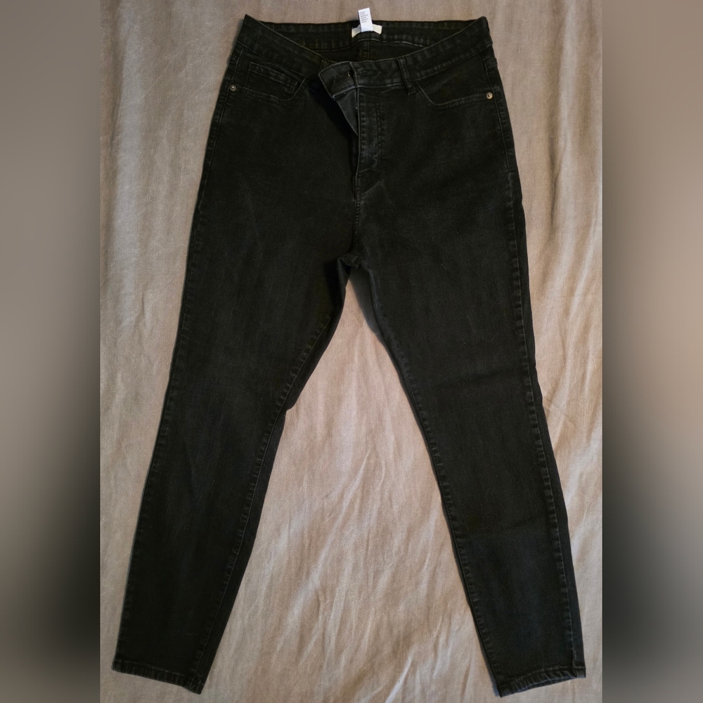 Forever 21 Black Skinny Jeans